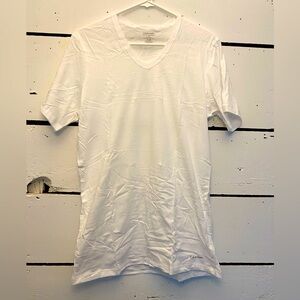 NWOT Calvin Klein White slim fit V Neck T-shirt, Men’s Medium
